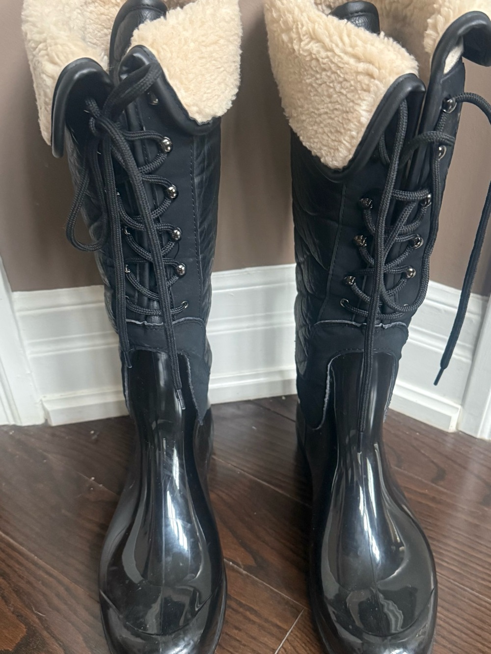 Army Green Lace-Up Waterproof Winter Boots with Shearling Collar and interior
